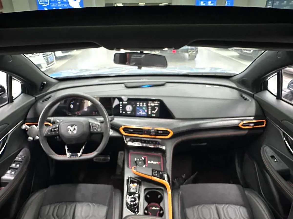 2022 ChangAn UNI-T 1.5T 188HP L4 7DCT,autocango,china used car exporter,china ev exporter,chinese used car exporter,chinese used ev exporter