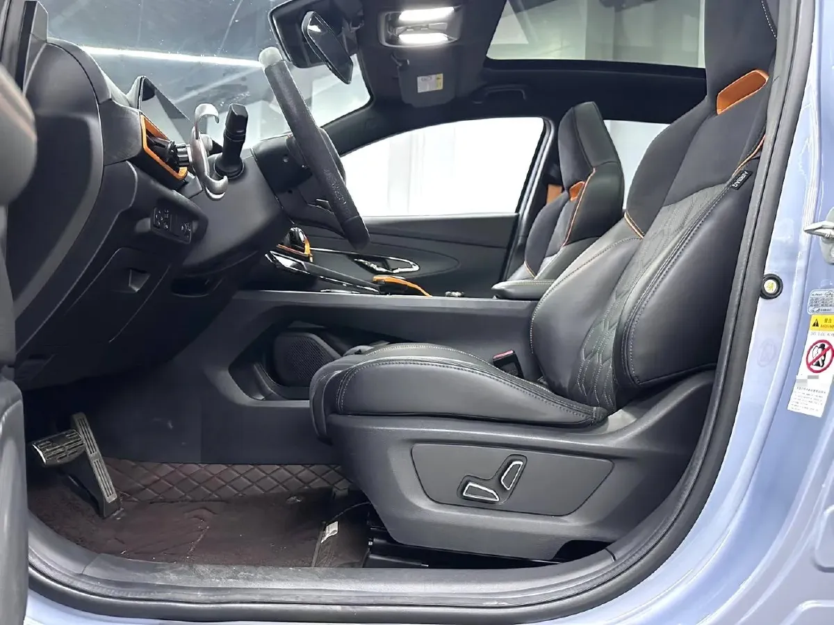 2022 ChangAn UNI-T 1.5T 188HP L4 7DCT,autocango,china used car exporter,china ev exporter,chinese used car exporter,chinese used ev exporter