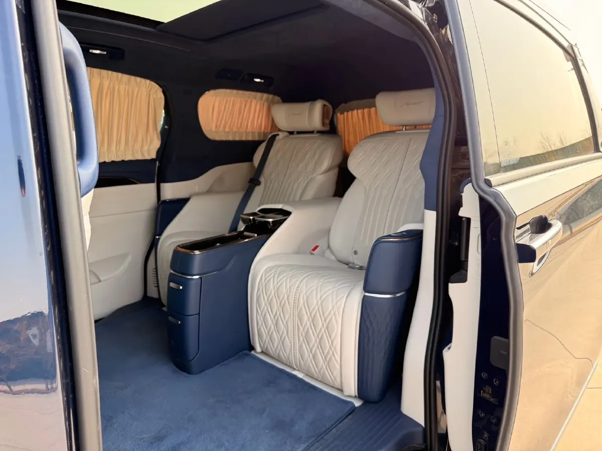 2022 Buick GL8 2.0T 237HP L4 9AT,autocango,china used car exporter,china ev exporter,chinese used car exporter,chinese used ev exporter