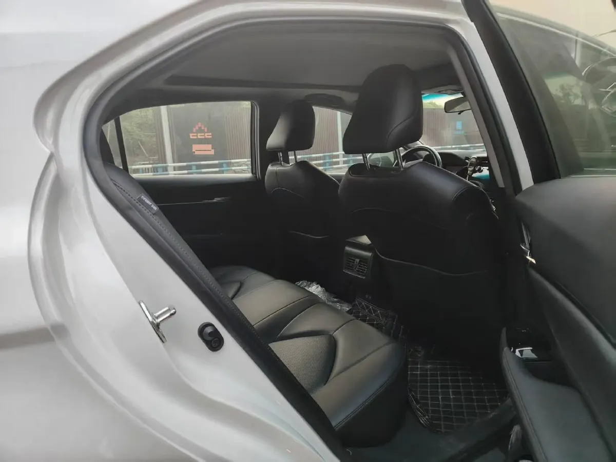 2019 Toyota Camry 2.5L 178HP L4 E-CVT Hybrid,autocango,china used car exporter,china ev exporter,chinese used car exporter,chinese used ev exporter