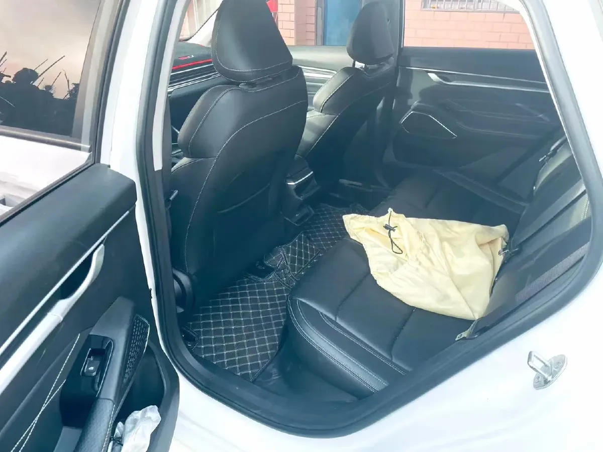 2023 Geely Emgrand 1.5L 127HP L4 5MT,autocango,china used car exporter,china ev exporter,chinese used car exporter,chinese used ev exporter