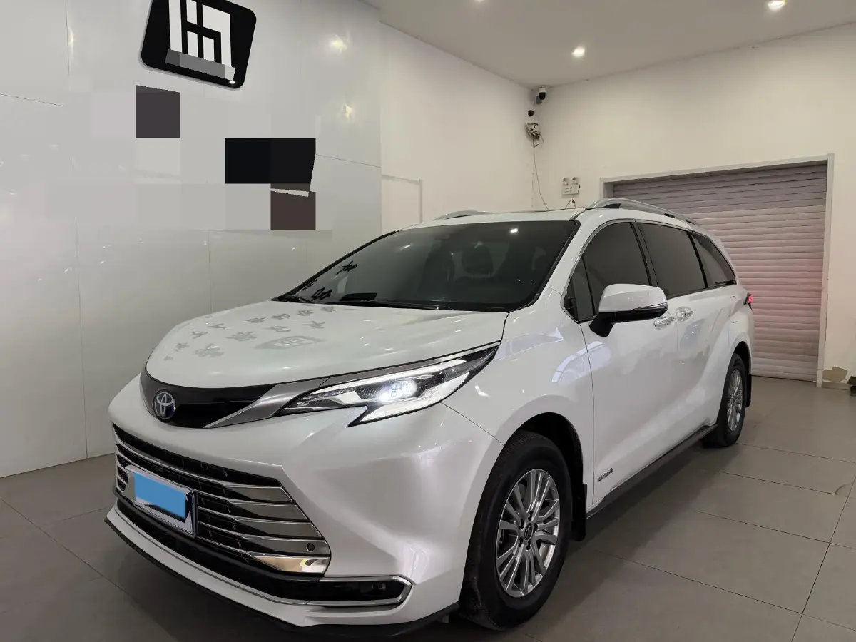 2021 Toyota Sienna 2.5L 192HP L4 E-CVT Hybrid