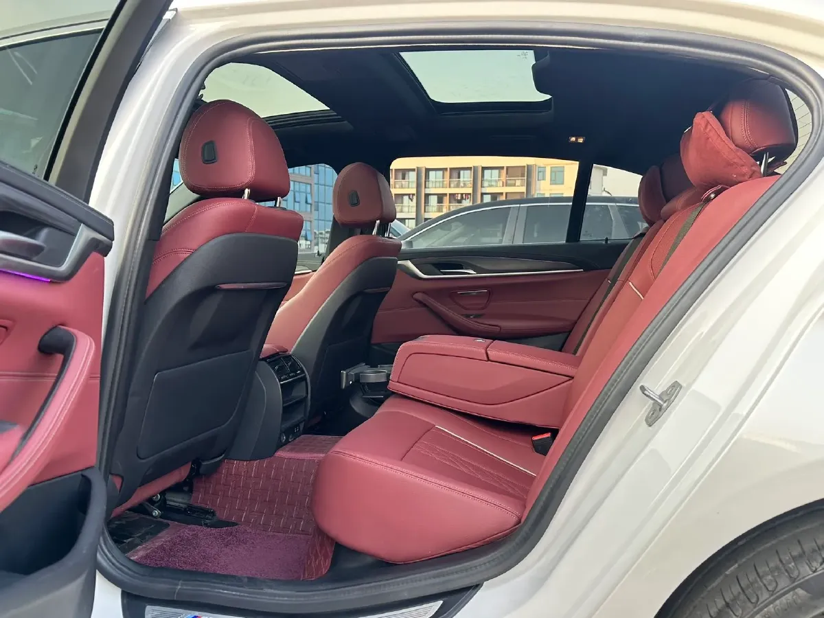 2022 BMW 5 Series 2.0T 252HP L4 8AT,autocango,china used car exporter,china ev exporter,chinese used car exporter,chinese used ev exporter