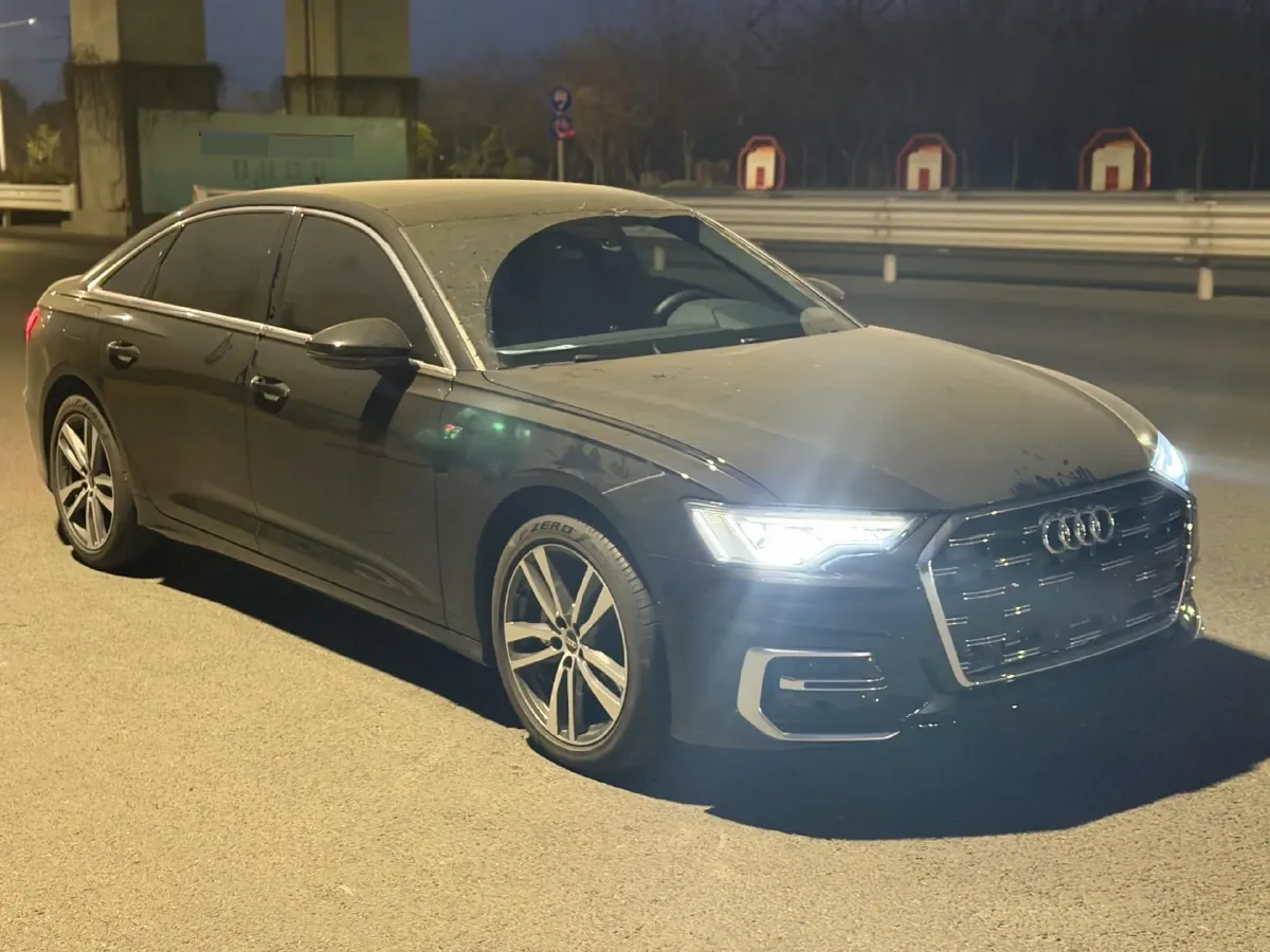 2025 Audi A6L 2.0T 190HP L4 7DCT,autocango,china used car exporter,china ev exporter,chinese used car exporter,chinese used ev exporter