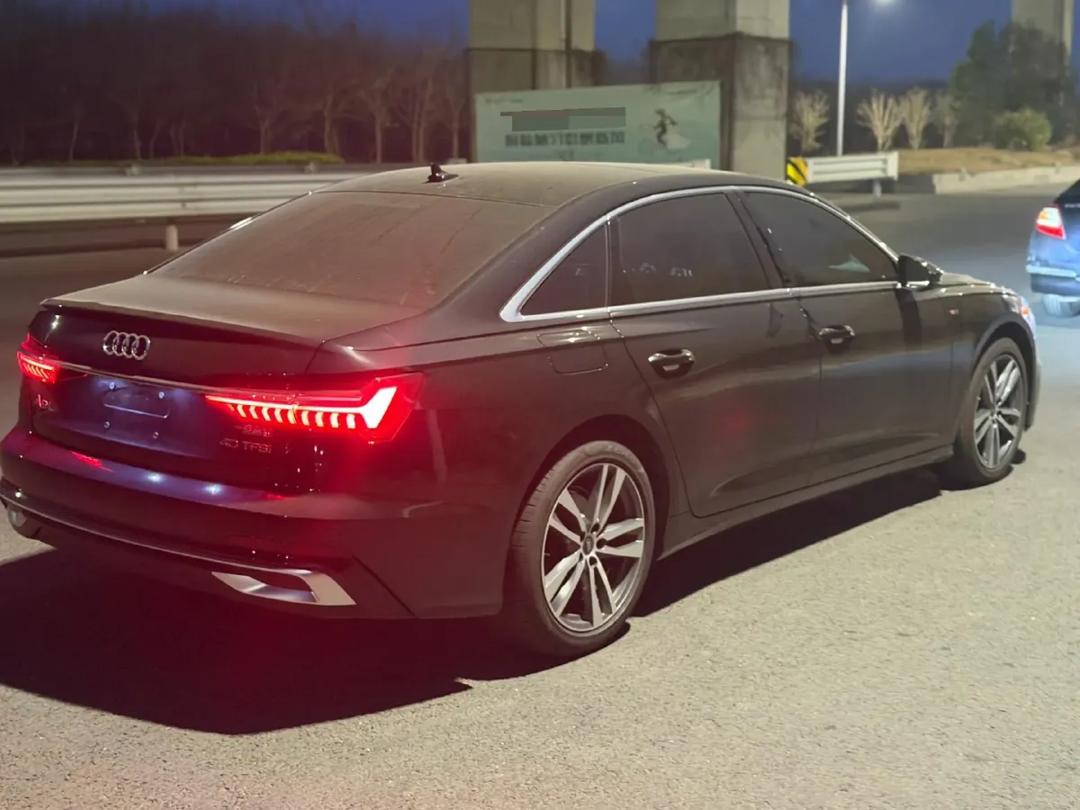 2025 Audi A6L 2.0T 190HP L4 7DCT,autocango,china used car exporter,china ev exporter,chinese used car exporter,chinese used ev exporter