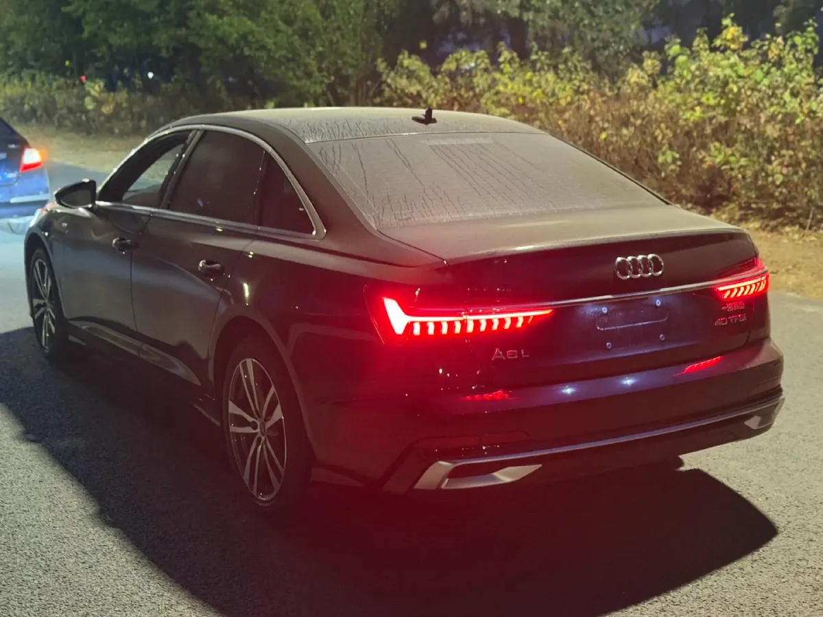 2025 Audi A6L 2.0T 190HP L4 7DCT,autocango,china used car exporter,china ev exporter,chinese used car exporter,chinese used ev exporter