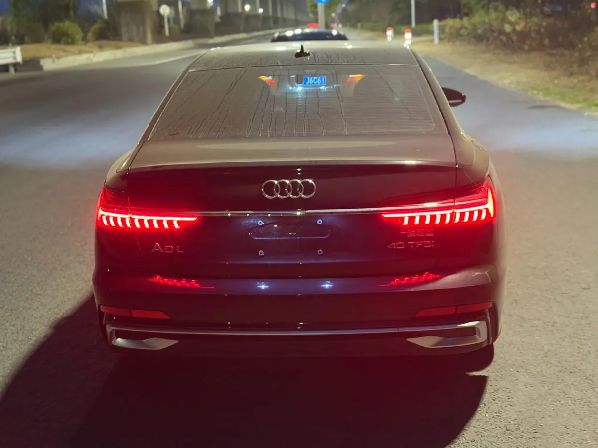 2025 Audi A6L 2.0T 190HP L4 7DCT,autocango,china used car exporter,china ev exporter,chinese used car exporter,chinese used ev exporter