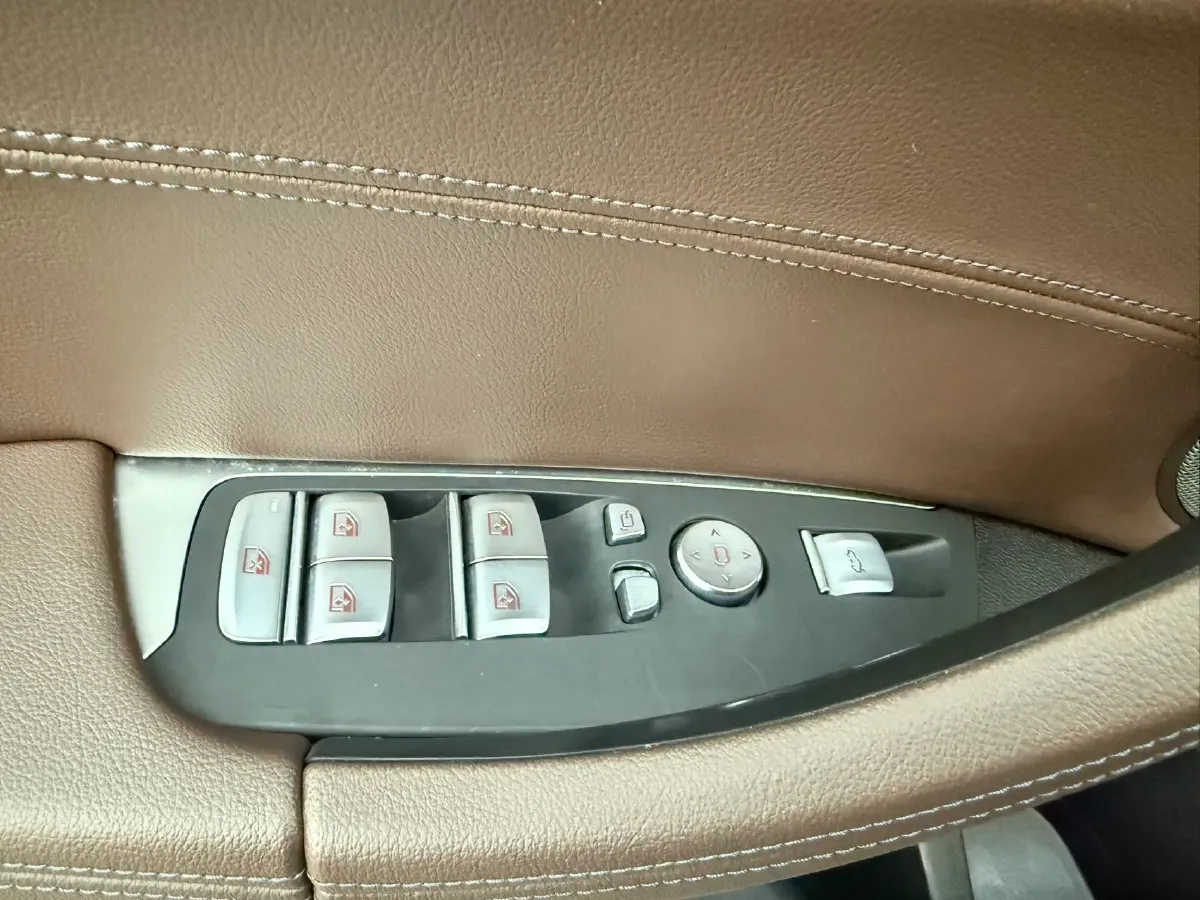 2021 BMW X4 2.0T 184HP L4 8AT,autocango,china used car exporter,china ev exporter,chinese used car exporter,chinese used ev exporter