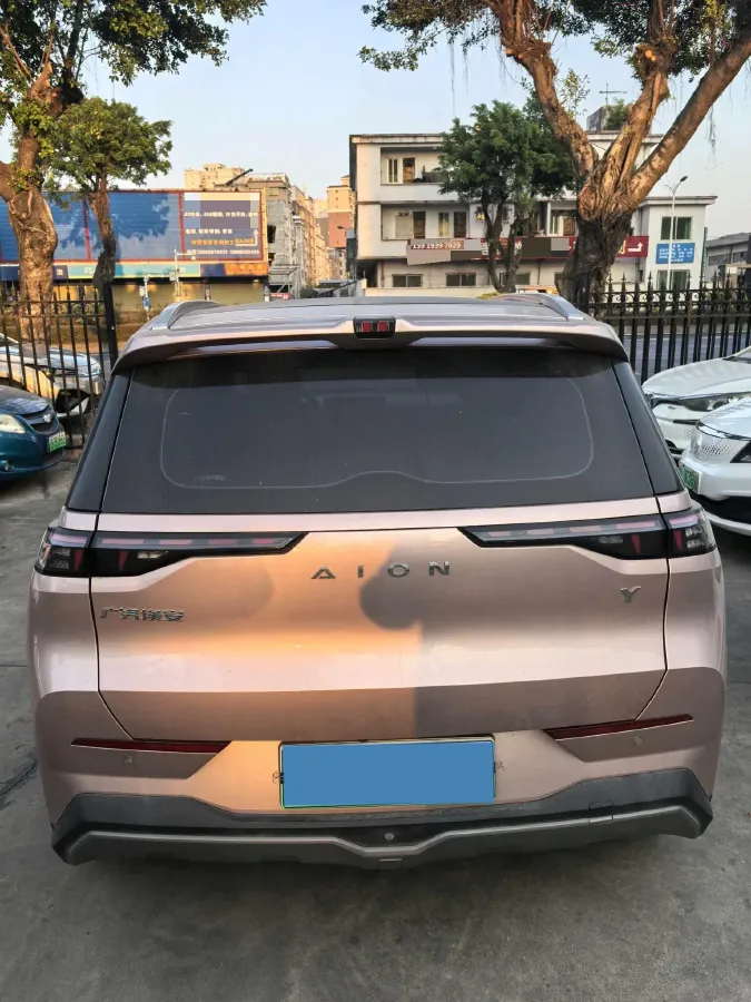 2022 Geely Okavango 1.8T 184HP L4 7DCT,autocango,china used car exporter,china ev exporter,chinese used car exporter,chinese used ev exporter