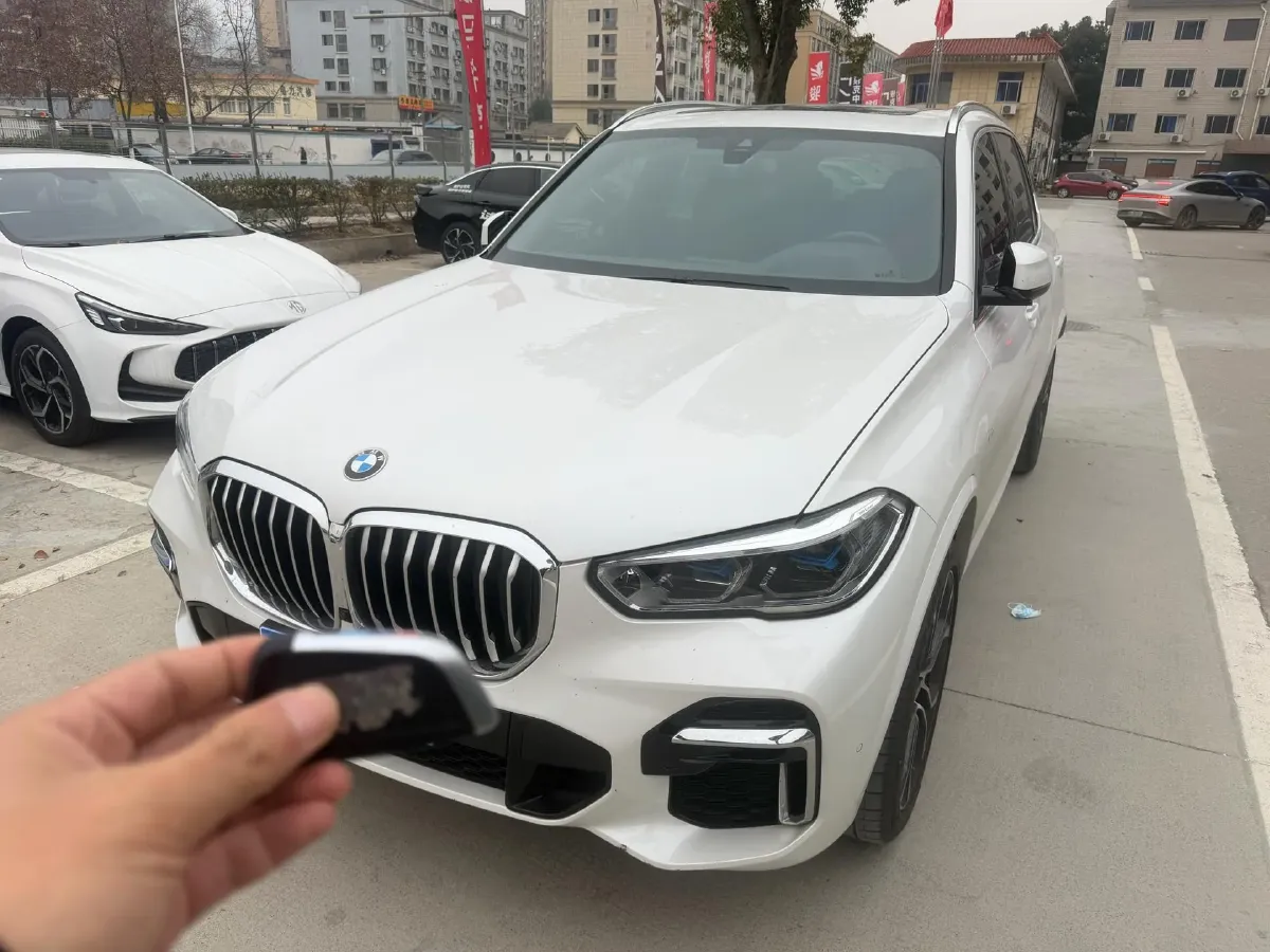 2022 BMW X5 3.0T 333HP L6 8AT,autocango,china used car exporter,china ev exporter,chinese used car exporter,chinese used ev exporter