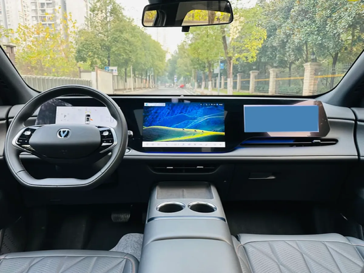 2025 ChangAn CS75 Plus 2.0T 233HP L4 8AT,autocango,china used car exporter,china ev exporter,chinese used car exporter,chinese used ev exporter