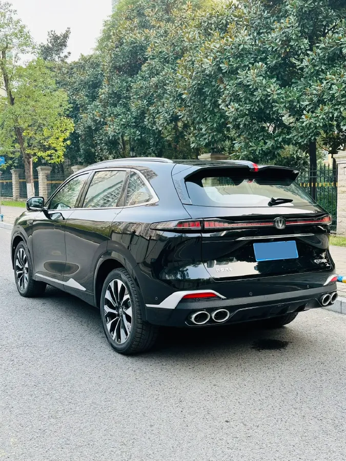 2025 ChangAn CS75 Plus 2.0T 233HP L4 8AT,autocango,china used car exporter,china ev exporter,chinese used car exporter,chinese used ev exporter