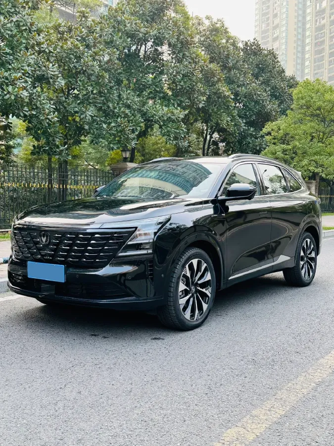 2025 ChangAn CS75 Plus 2.0T 233HP L4 8AT,autocango,china used car exporter,china ev exporter,chinese used car exporter,chinese used ev exporter