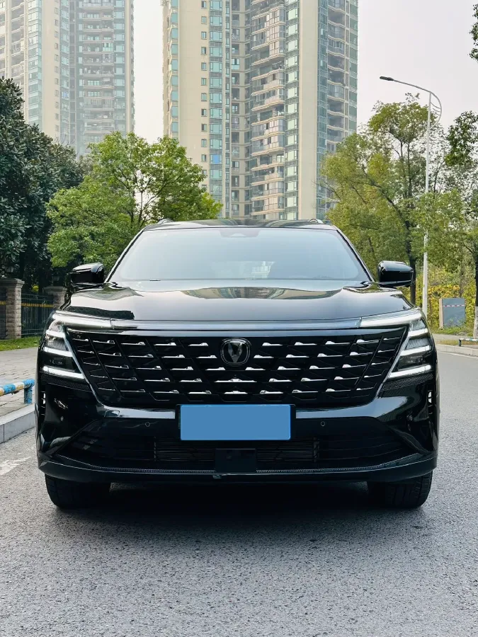 2025 ChangAn CS75 Plus 2.0T 233HP L4 8AT,autocango,china used car exporter,china ev exporter,chinese used car exporter,chinese used ev exporter
