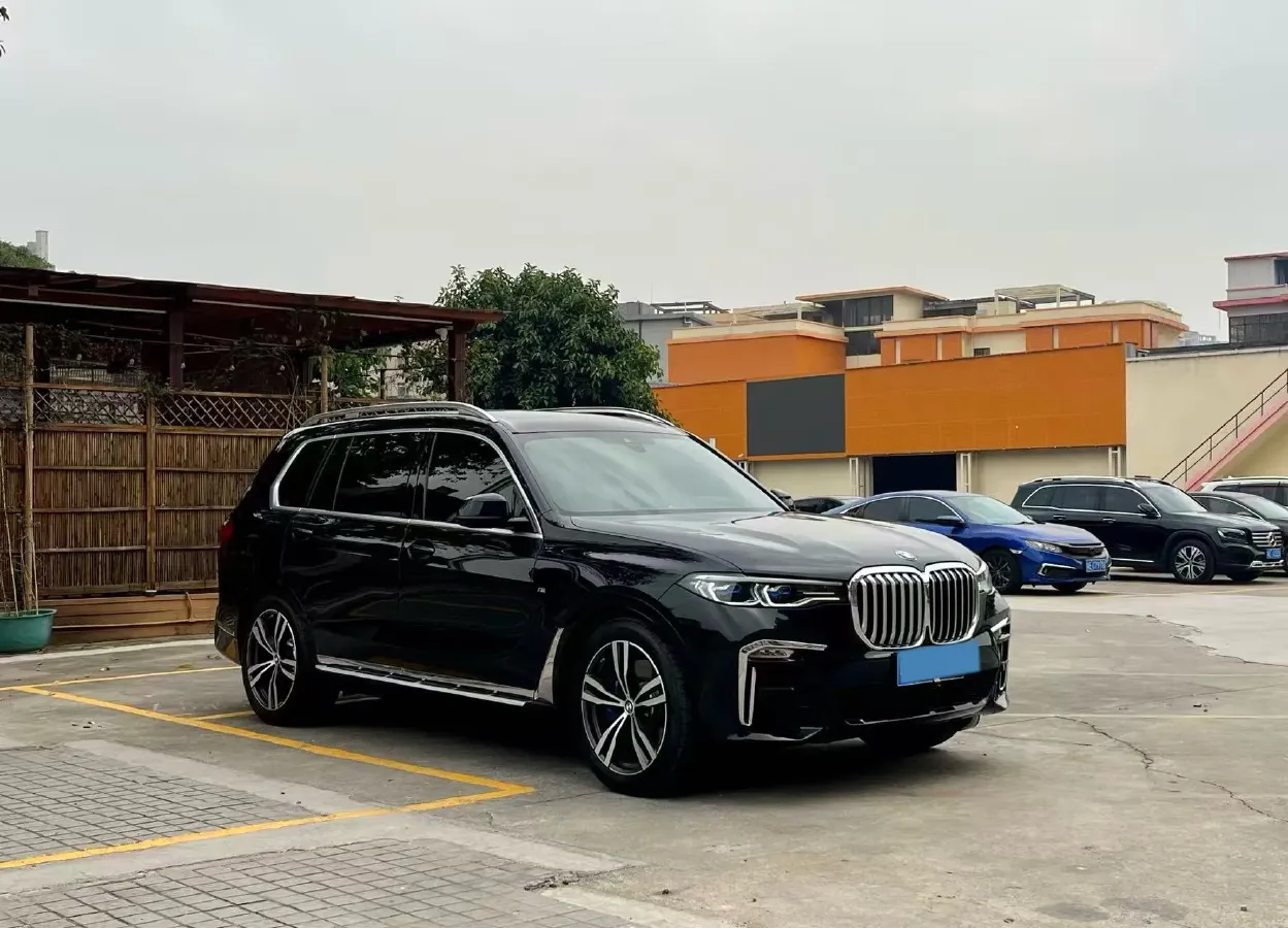 2021 BMW X7 3.0T 340HP L6 8AT,autocango,china used car exporter,china ev exporter,chinese used car exporter,chinese used ev exporter