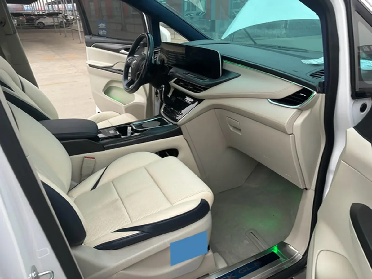 2022 Buick GL8 2.0T 237HP L4 9AT,autocango,china used car exporter,china ev exporter,chinese used car exporter,chinese used ev exporter