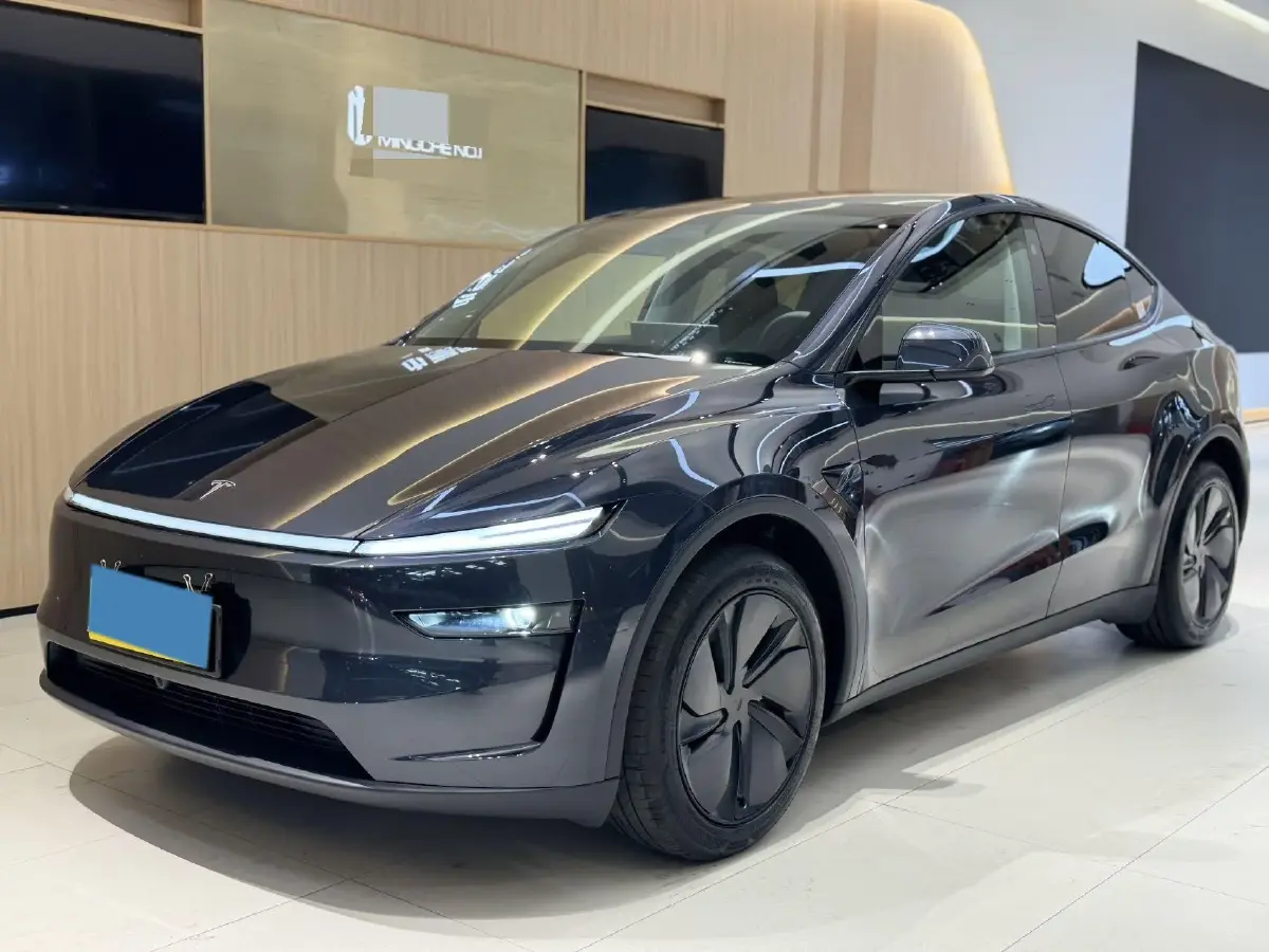 2025 Tesla Model Y BEV 62.5KWH