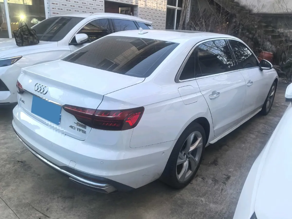 2022 Audi A4L 2.0T 190HP L4 7DCT,autocango,china used car exporter,china ev exporter,chinese used car exporter,chinese used ev exporter