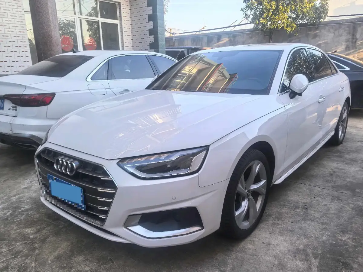 2022 Audi A4L 2.0T 190HP L4 7DCT