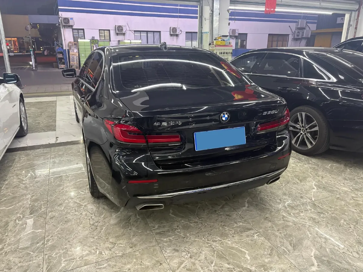 2022 BMW 5 Series 2.0T 184HP L4 8AT,autocango,china used car exporter,china ev exporter,chinese used car exporter,chinese used ev exporter