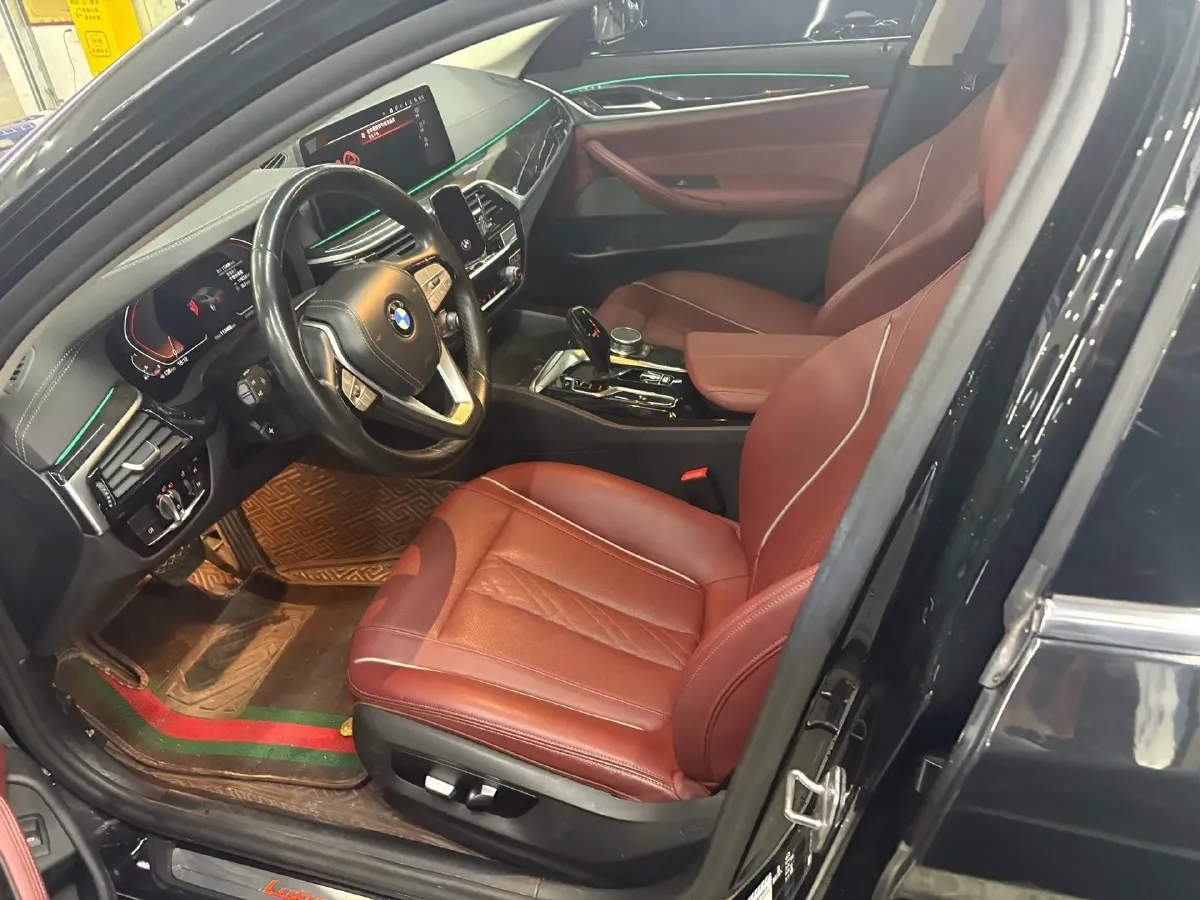 2022 BMW 5 Series 2.0T 184HP L4 8AT,autocango,china used car exporter,china ev exporter,chinese used car exporter,chinese used ev exporter