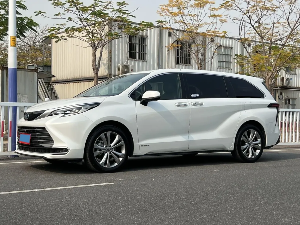 2023 Toyota Sienna 2.5L 189HP L4 E-CVT Hybrid,autocango,china used car exporter,china ev exporter,chinese used car exporter,chinese used ev exporter
