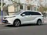2023 Toyota Sienna 2.5L 189HP L4 E-CVT Hybrid
