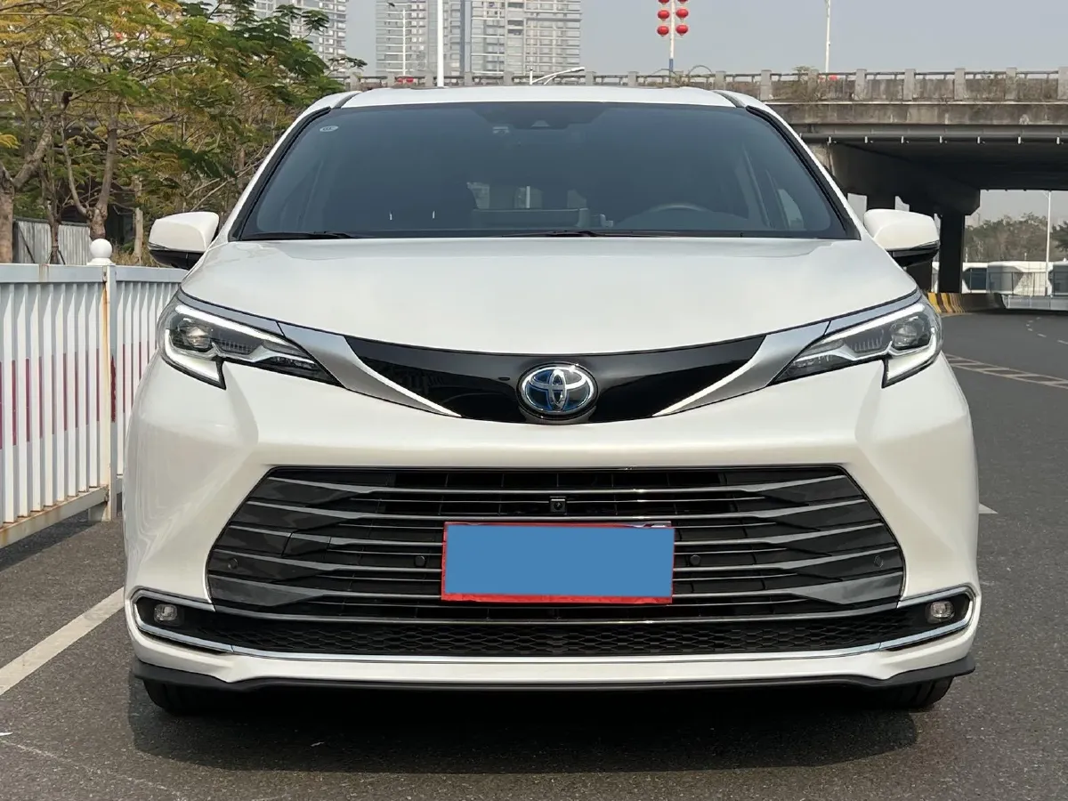 2023 Toyota Sienna 2.5L 189HP L4 E-CVT Hybrid,autocango,china used car exporter,china ev exporter,chinese used car exporter,chinese used ev exporter