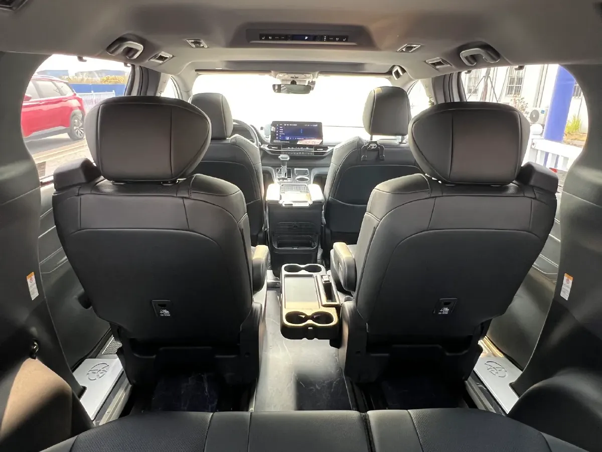2023 Toyota Sienna 2.5L 189HP L4 E-CVT Hybrid,autocango,china used car exporter,china ev exporter,chinese used car exporter,chinese used ev exporter