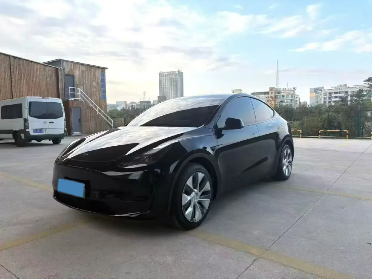 2022 Tesla Model Y BEV 60KWH