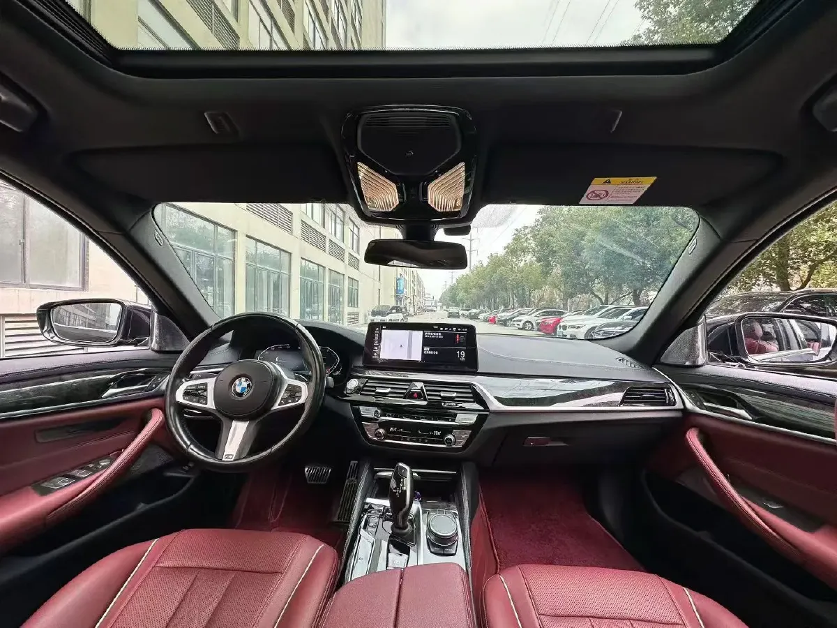 2022 BMW 5 Series 2.0T 184HP L4 8AT,autocango,china used car exporter,china ev exporter,chinese used car exporter,chinese used ev exporter