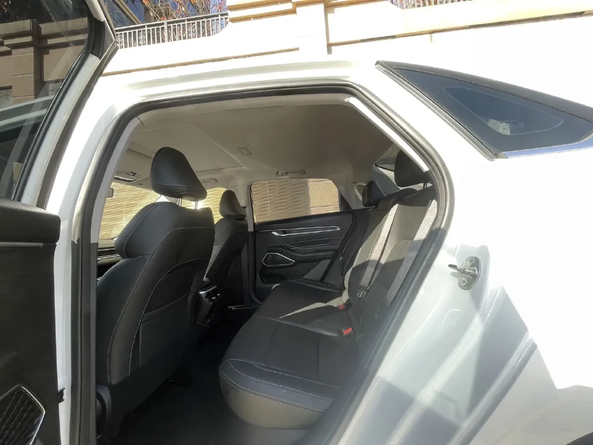 2022 Geely Emgrand 1.5L 114HP L4 CVT,autocango,china used car exporter,china ev exporter,chinese used car exporter,chinese used ev exporter