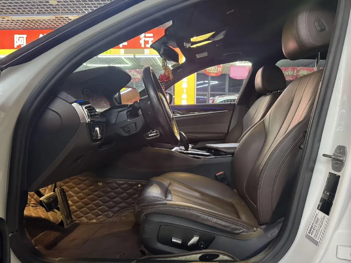 2020 BMW 5 Series 2.0T 184HP L4 8AT,autocango,china used car exporter,china ev exporter,chinese used car exporter,chinese used ev exporter