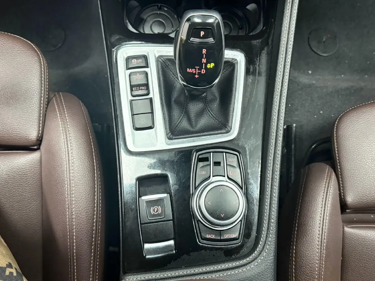 2022 BMW 1 Series 1.5T 140HP L3 7DCT,autocango,china used car exporter,china ev exporter,chinese used car exporter,chinese used ev exporter