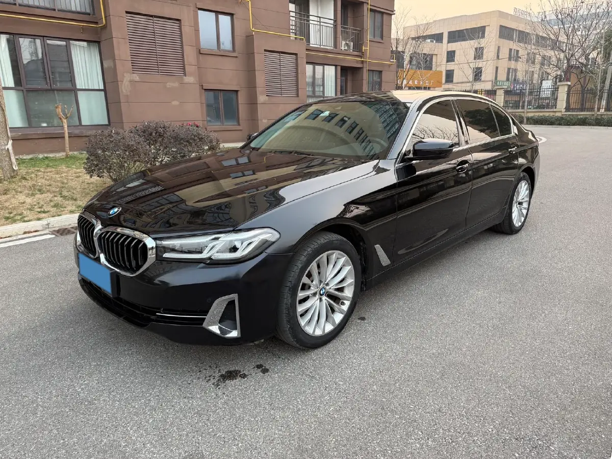 2022 BMW 5 Series 2.0T 184HP L4 8AT