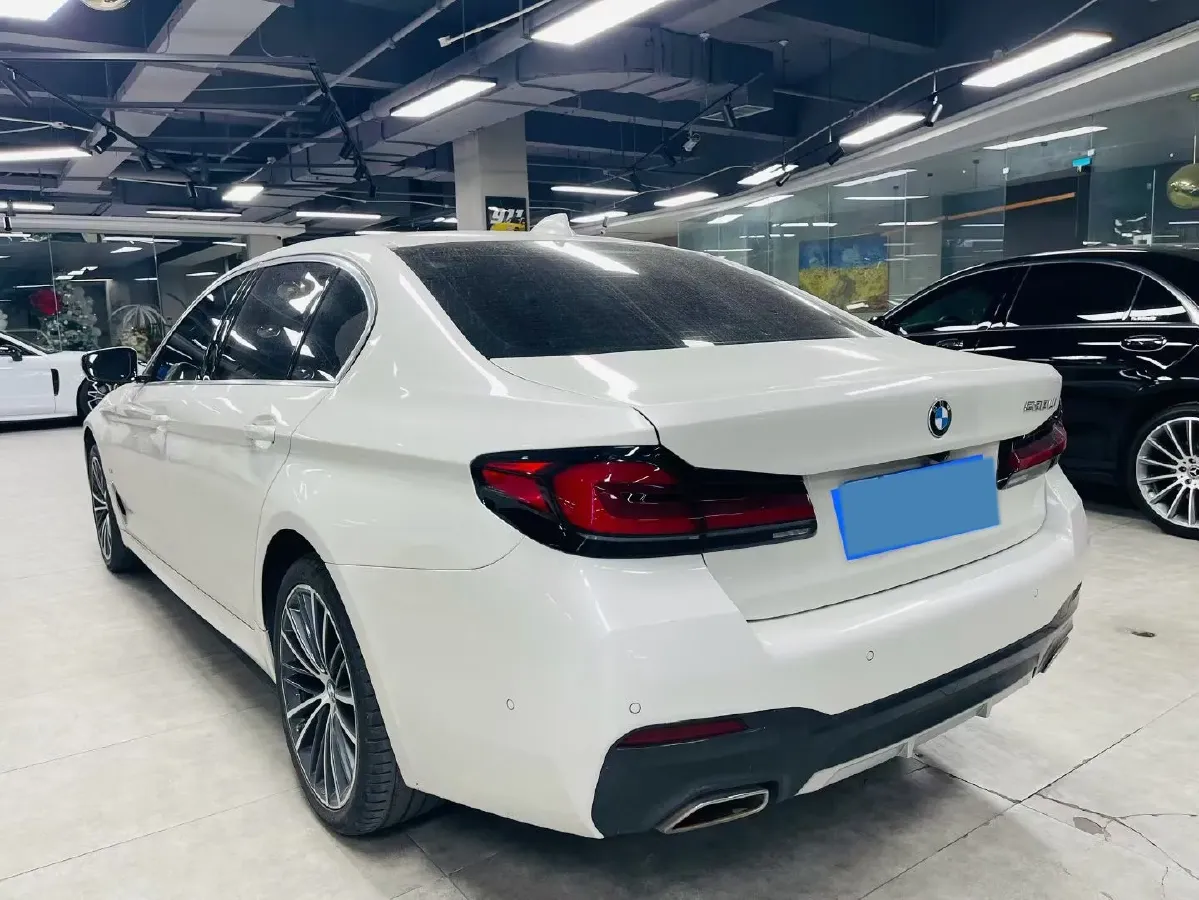 2022 BMW 5 Series 2.0T 252HP L4 8AT,autocango,china used car exporter,china ev exporter,chinese used car exporter,chinese used ev exporter