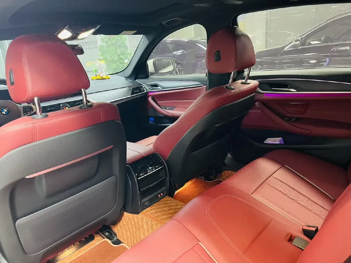 2022 BMW 5 Series 2.0T 252HP L4 8AT,autocango,china used car exporter,china ev exporter,chinese used car exporter,chinese used ev exporter