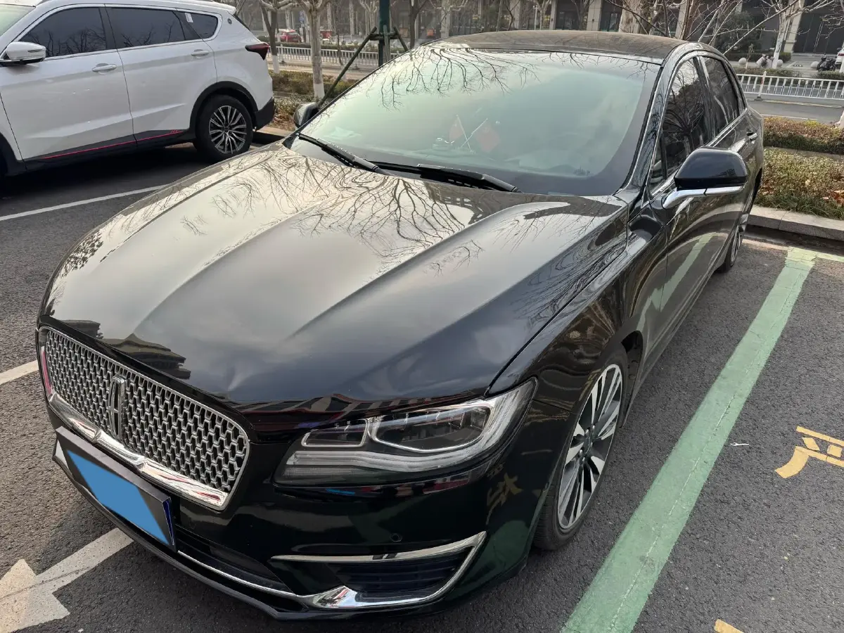 2017 Lincoln MKZ 2.0L 137HP L4 E-CVT Hybrid