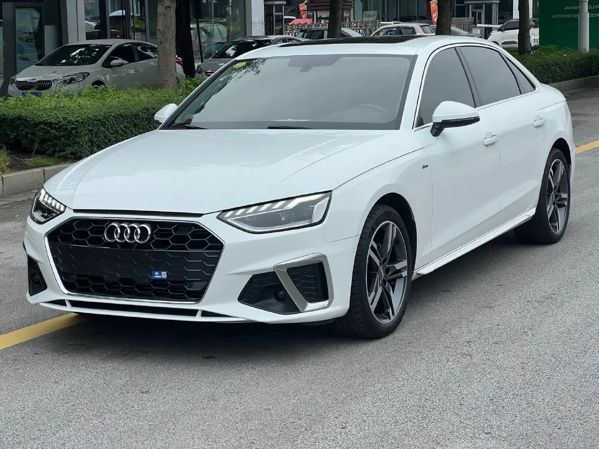 2022 Audi A4L 2.0T 190HP L4 7DCT