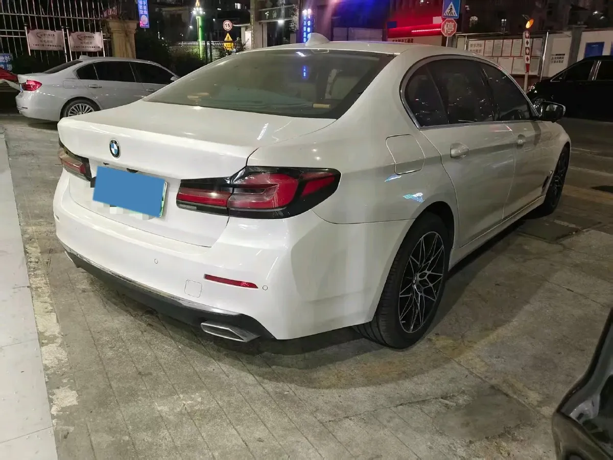 2021 BMW 5 Series 2.0T 184HP L4 8AT PHEV 17.7KWH,autocango,china used car exporter,china ev exporter,chinese used car exporter,chinese used ev exporter