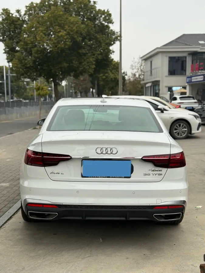 2020 Audi A4L 2.0T 150HP L4 7DCT,autocango,china used car exporter,china ev exporter,chinese used car exporter,chinese used ev exporter