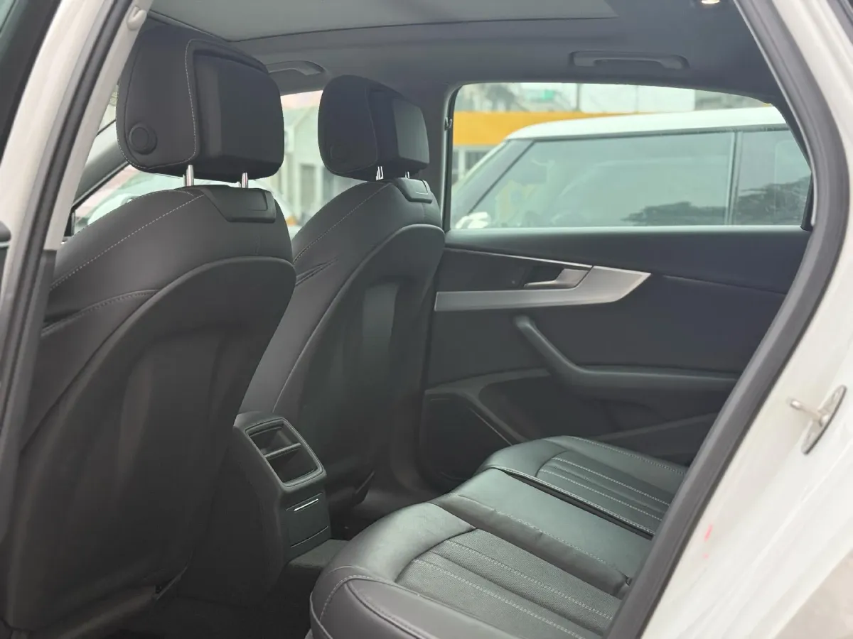 2020 Audi A4L 2.0T 150HP L4 7DCT,autocango,china used car exporter,china ev exporter,chinese used car exporter,chinese used ev exporter