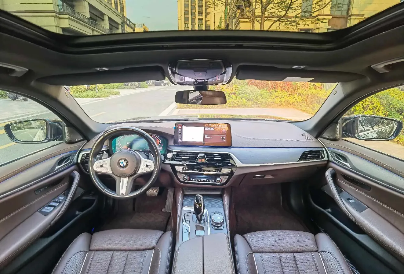 2023 BMW 5 Series 2.0T 245HP L4 8AT,autocango,china used car exporter,china ev exporter,chinese used car exporter,chinese used ev exporter