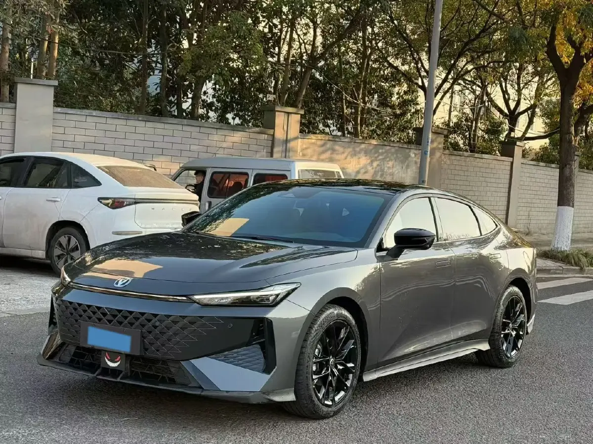 2024 ChangAn UNI-V 1.5T 188HP L4 7DCT