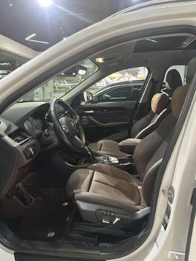 2022 BMW X1 2.0T 192HP L4 7DCT,autocango,china used car exporter,china ev exporter,chinese used car exporter,chinese used ev exporter