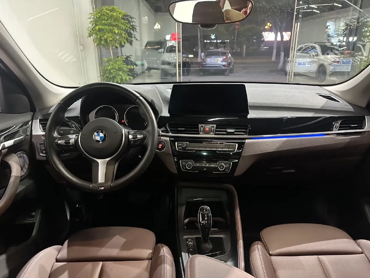 2022 BMW X1 2.0T 192HP L4 7DCT,autocango,china used car exporter,china ev exporter,chinese used car exporter,chinese used ev exporter