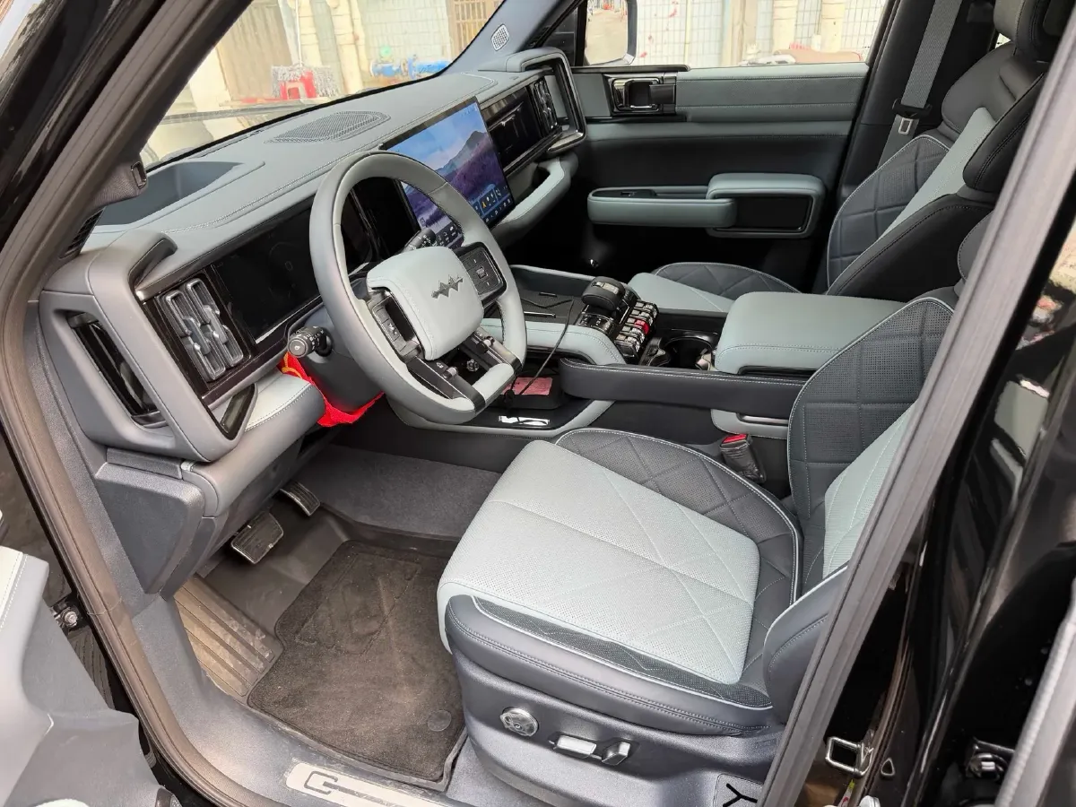 2025 FangChengBao Bao 5 1.5T 194HP L4 E-CVT PHEV 31.8KWH,autocango,china used car exporter,china ev exporter,chinese used car exporter,chinese used ev exporter