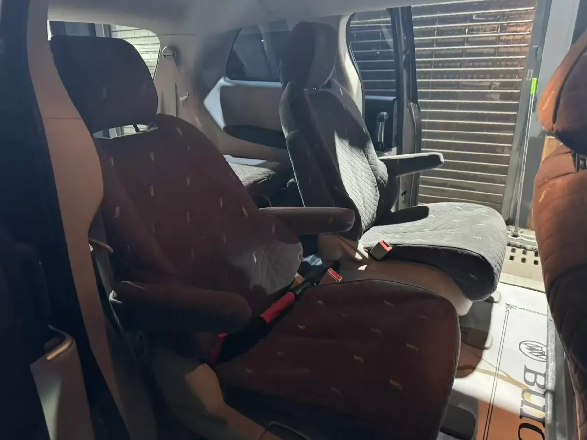 2023 Buick GL8 2.0T 237HP L4 9AT,autocango,china used car exporter,china ev exporter,chinese used car exporter,chinese used ev exporter