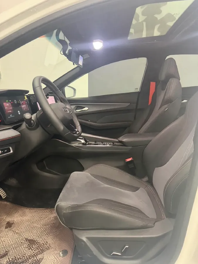 2022 Geely Binray 1.5T 181HP L4 7DCT,autocango,china used car exporter,china ev exporter,chinese used car exporter,chinese used ev exporter