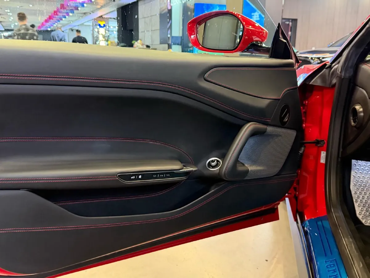 2017 Ferrari GTC4 Lusso 3.9T 609HP V8 7DCT,autocango,china used car exporter,china ev exporter,chinese used car exporter,chinese used ev exporter